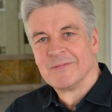 Prof. em Dr. Harry Oelke